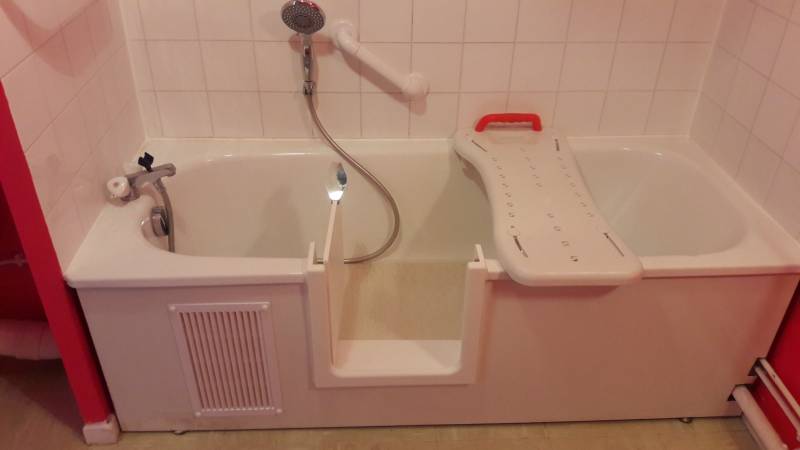 Notre zone d'activité pour ce service Réparation d'une baignoire en céramique à Manosque en Alpes-de-Haute-Provence