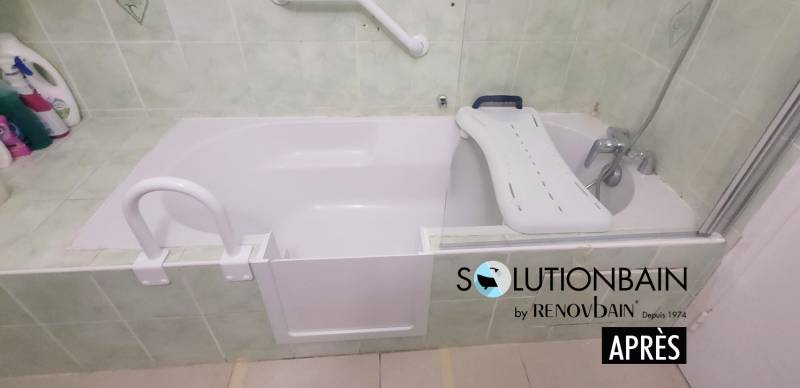 Ouverture de baignoire avec l’installation d’un portillon anti-éclaboussures solutionbain