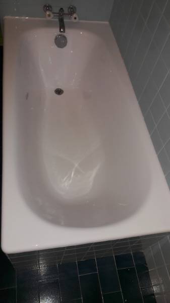 Rénovation d'une baignoire en fonte sur Ajaccio par Renovbain Corse