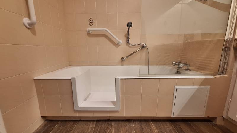 Installer porte de baignoire sur installation existante sans gros chantier à Hyères