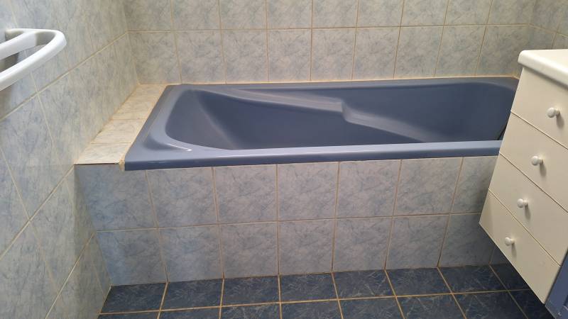 Créez une ouverture sur votre baignoire et sécurisez-vous l’accès à votre sanitaire grâce à une porte anti-éclaboussures à Pélissanne (13300)