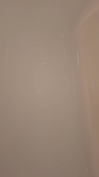 Réparation d’éclat sur baignoire en acier émaillé — Chantier neuf à Aix-en-Provence (13100)