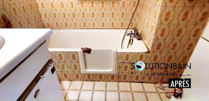 Ouverture de baignoire avec portillon