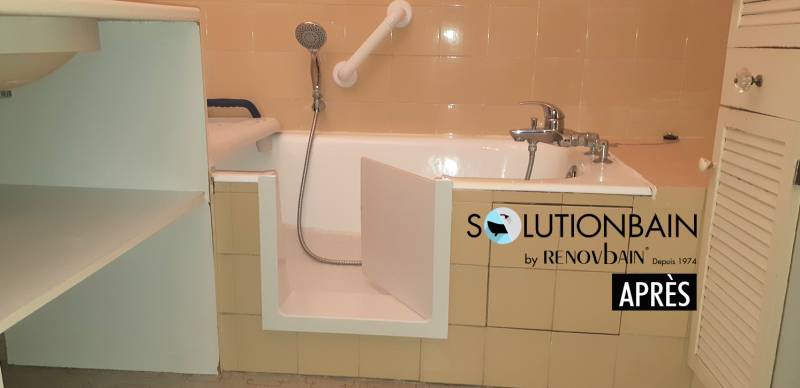 ouverture-de-baignoire-avec-porte-anti-eclaboussure