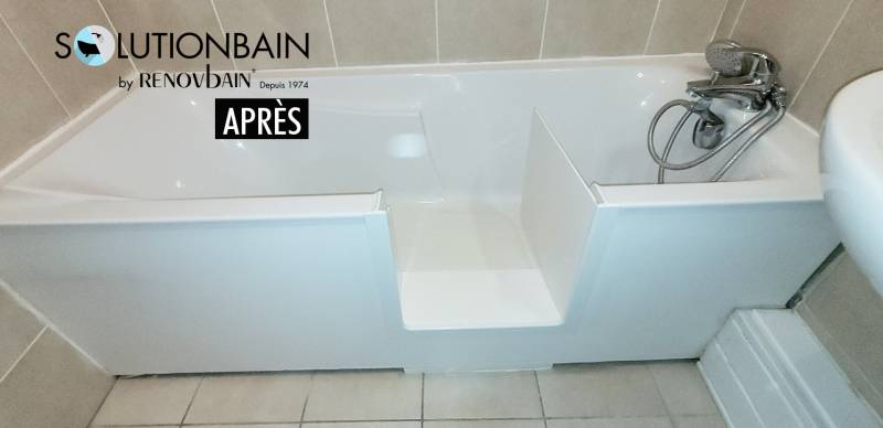 Ouverture de baignoire avec porte anti eclaboussure