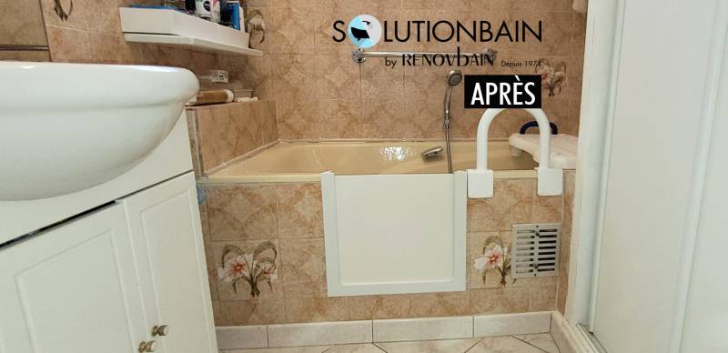 Ouverture de baignoire et installation d’une porte anti-éclaboussure